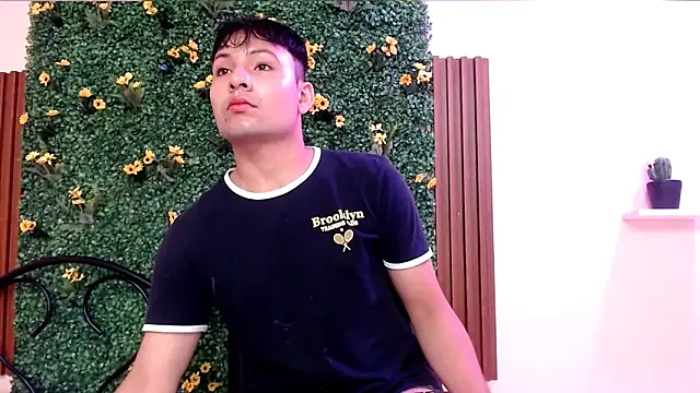 angel666smit online show from October 28, 2025, 2:49 pm