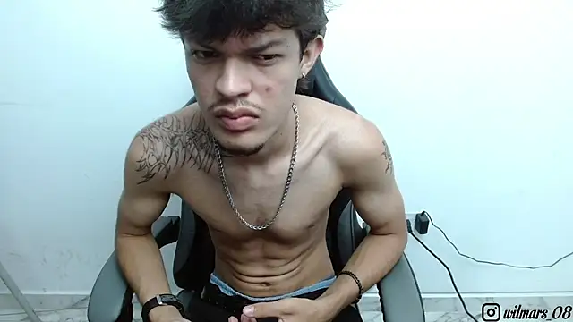 BrayanOconer08 online show from November 4, 2025, 4:16 am