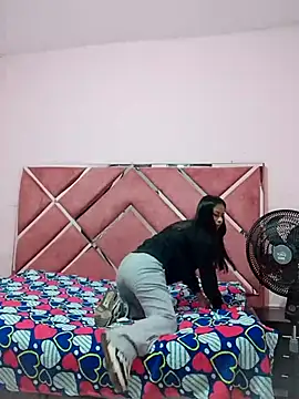 Snapshot of NataliaVega2 chatting on November 18, 2025, 2:38 am NataliaVega2 online show from November 18, 2025, 2:38 am