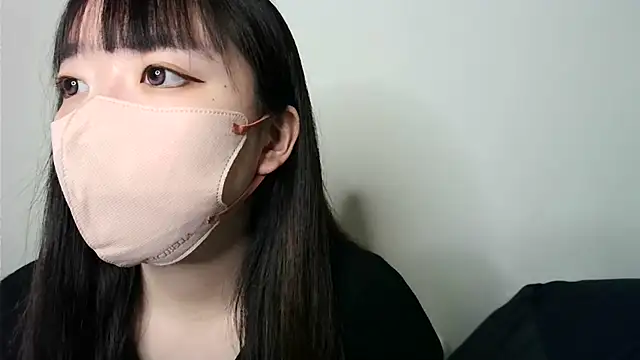 yua chan00 online show from February 15, 2026, 6:18 pm