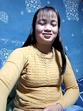 Snapshot of Noelle-e chatting on December 17, 2025, 1:27 pm Noelle-e online show from December 17, 2025, 1:27 pm