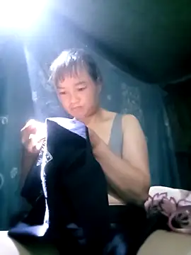 Snapshot of Noelle-e chatting on November 3, 2025, 2:20 pm Noelle-e online show from November 3, 2025, 2:20 pm