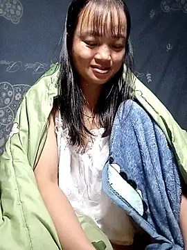 Snapshot of Noelle-e chatting on November 29, 2025, 1:55 pm Noelle-e online show from November 29, 2025, 1:55 pm