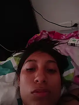 YeseniaRodriguez3 online show from April 3, 2026, 6:36 pm