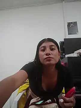 Snapshot of YeseniaRodriguez3 chatting on November 11, 2025, 9:53 pm YeseniaRodriguez3 online show from November 11, 2025, 9:53 pm