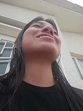 YeseniaRodriguez3 online show from April 9, 2026, 12:22 pm