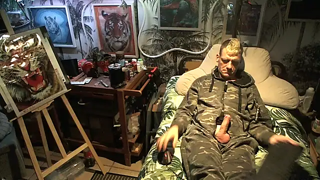 BOURBON77 online show from November 11, 2025, 5:52 pm