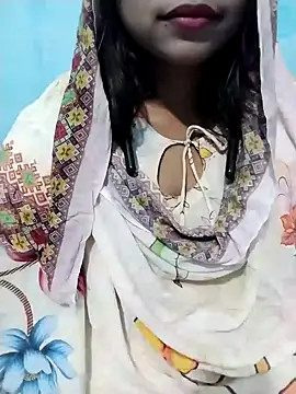 Snapshot of cute_mahi07 chatting on November 2, 2025, 11:37 am cute mahi07 online show from November 2, 2025, 11:37 am