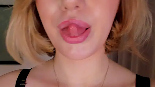 Alice Presly online show from November 5, 2025, 2:47 am