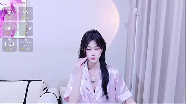 xiaoxi---n online show from November 18, 2025, 10:18 am