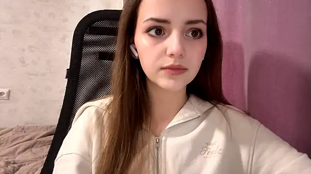 Snapshot of AliceStacy chatting on November 9, 2025, 8:51 am AliceStacy online show from November 9, 2025, 8:51 am