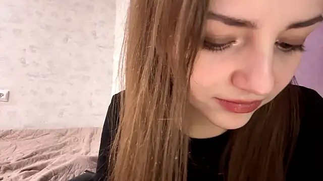 Snapshot of AliceStacy chatting on November 18, 2025, 8:28 am AliceStacy online show from November 18, 2025, 8:28 am