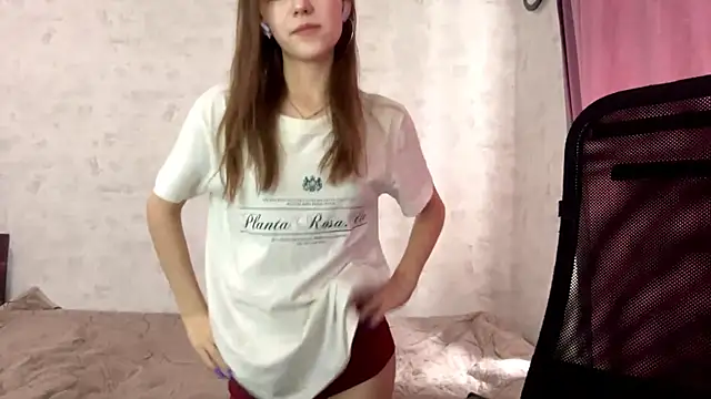 Snapshot of AliceStacy chatting on November 2, 2025, 8:30 am AliceStacy online show from November 2, 2025, 8:30 am