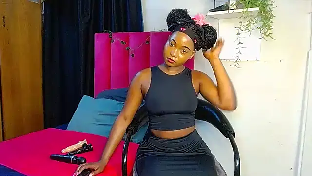 Snapshot of Lisa-001 chatting on December 18, 2025, 1:59 pm Lisa-001 online show from December 18, 2025, 1:59 pm