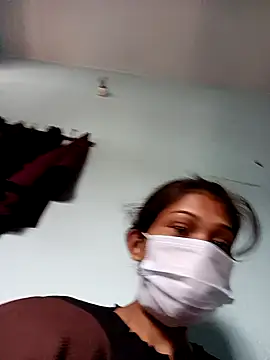 mona-33 online show from October 27, 2025, 5:41 am