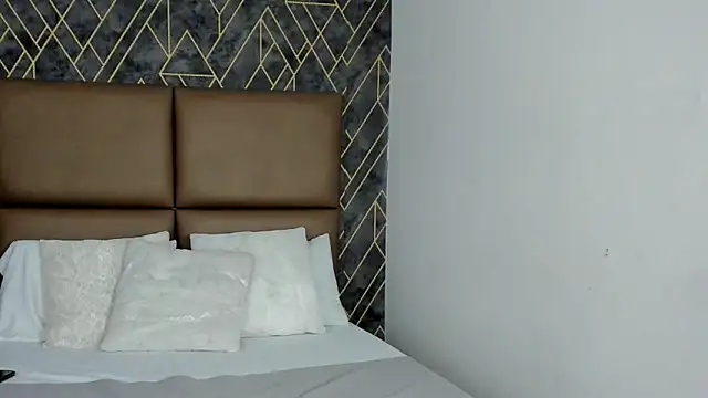 Isidel10 online show from April 13, 2026, 3:27 pm