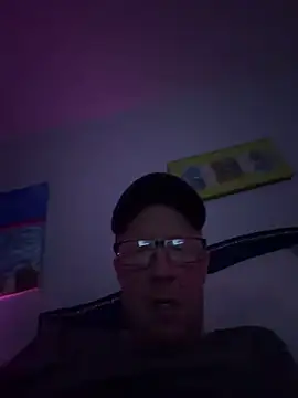 krisdeanbb online show from April 9, 2026, 4:25 am