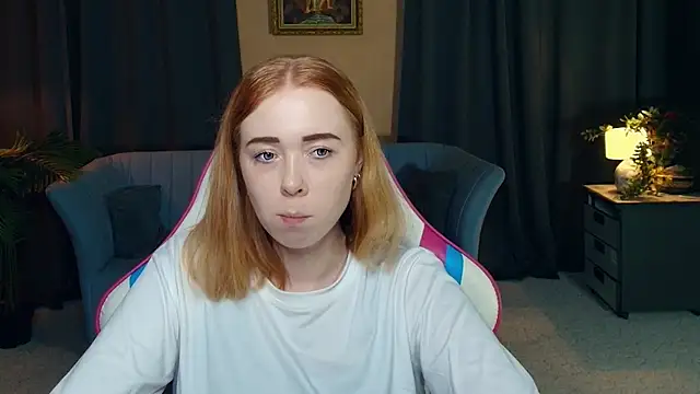 Snapshot of AddieOsler chatting on December 3, 2025, 8:52 pm AddieOsler online show from December 3, 2025, 8:52 pm