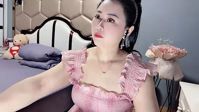 yaoyao22678 online show from May 21, 2026, 1:58 am