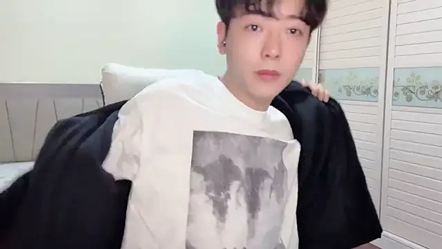 Snapshot of xiaoxiao1025 chatting on November 10, 2025, 12:21 pm xiaoxiao1025 online show from November 10, 2025, 12:21 pm