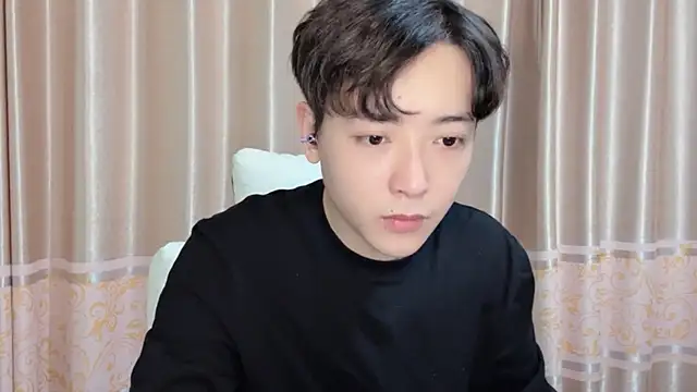 Snapshot of xiaoxiao1025 chatting on November 3, 2025, 1:04 pm xiaoxiao1025 online show from November 3, 2025, 1:04 pm