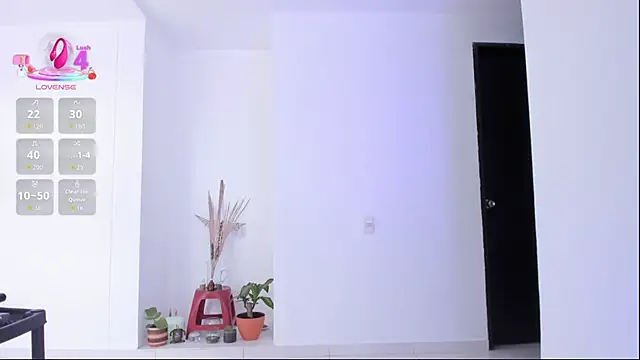 Snapshot of Leyacopper_ chatting on October 31, 2025, 6:59 pm Leyacopper online show from October 31, 2025, 6:59 pm