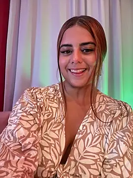 Snapshot of RileyFlame chatting on December 18, 2025, 7:40 pm RileyFlame online show from December 18, 2025, 7:40 pm