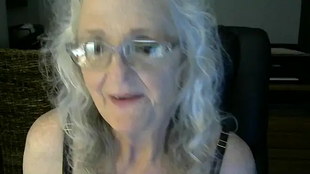 Snapshot of JoleneDelacroix chatting on November 17, 2025, 4:05 am JoleneDelacroix online show from November 17, 2025, 4:05 am