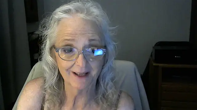Snapshot of JoleneDelacroix chatting on November 9, 2025, 4:11 pm JoleneDelacroix online show from November 9, 2025, 4:11 pm