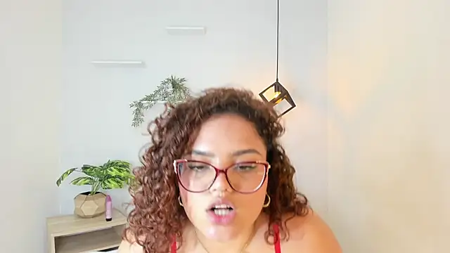 Snapshot of naomy_whast chatting on October 28, 2025, 2:16 pm naomy whast online show from October 28, 2025, 2:16 pm