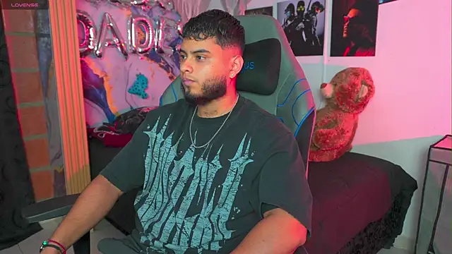 Tiler wolker online show from April 23, 2026, 12:06 am