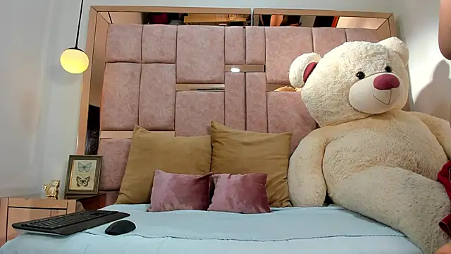 Snapshot of naomy_sexy_ chatting on November 21, 2025, 12:15 pm naomy sexy online show from November 21, 2025, 12:15 pm