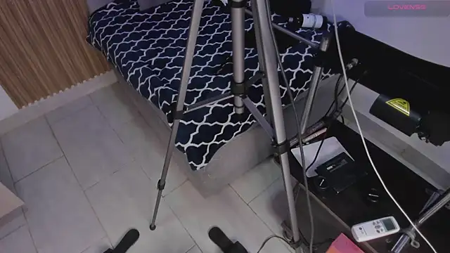 Snapshot of NhoanBrunette chatting on November 14, 2025, 12:42 pm NhoanBrunette online show from November 14, 2025, 12:42 pm