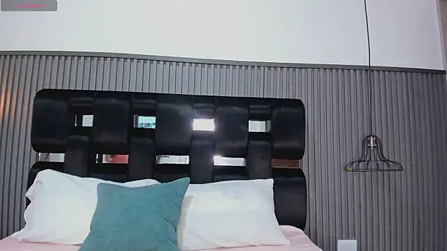 Snapshot of NhoanBrunette chatting on January 12, 2026, 2:02 pm NhoanBrunette online show from January 12, 2026, 2:02 pm