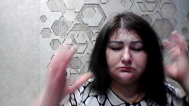 KaralinaLoverq online show from October 28, 2025, 5:12 pm