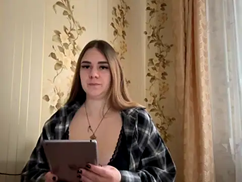 Snapshot of Hanna_777 chatting on November 20, 2025, 7:42 am Hanna 777 online show from November 20, 2025, 7:42 am