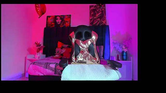 Snapshot of Stefany_wish chatting on November 17, 2025, 8:13 pm Stefany wish online show from November 17, 2025, 8:13 pm