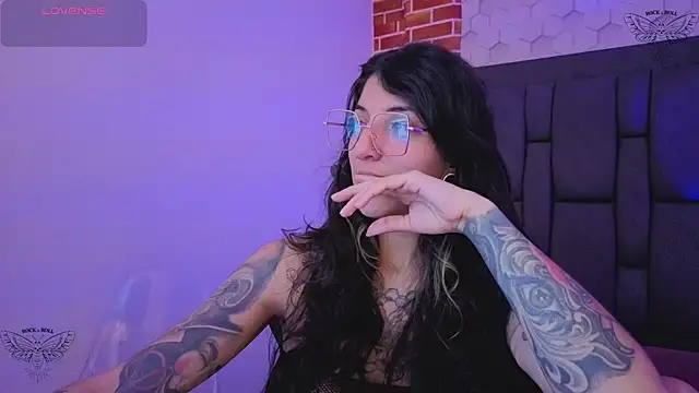 ghostwomaan online show from February 17, 2026, 12:02 pm