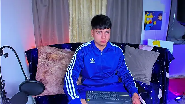 the boy king016 online show from October 31, 2025, 7:49 am