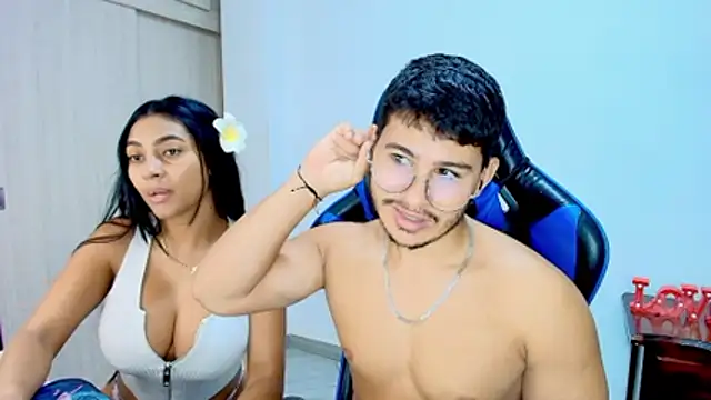 sophia and alex online show from December 19, 2025, 12:36 am