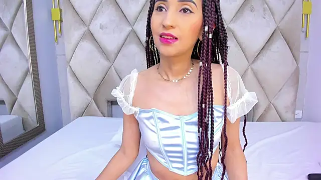 violett rabbit  online show from April 17, 2026, 8:11 pm