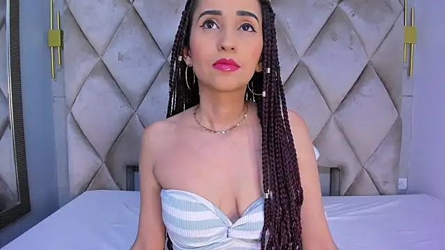 violett rabbit  online show from March 25, 2026, 8:08 pm