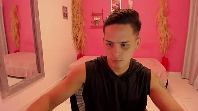 elmasmas01 online show from November 29, 2025, 11:05 pm