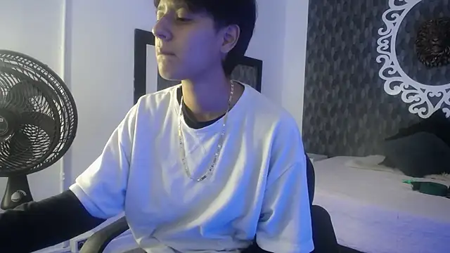 Snapshot of Ghost__Girl_ chatting on November 2, 2025, 1:32 am Ghost Girl online show from November 2, 2025, 1:32 am