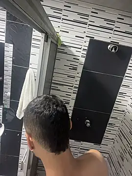 Snapshot of Hot2gether69 chatting on November 2, 2025, 6:24 pm Hot2gether69 online show from November 2, 2025, 6:24 pm