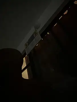 Snapshot of latino2211 chatting on October 26, 2025, 12:33 am latino2211 online show from October 26, 2025, 12:33 am