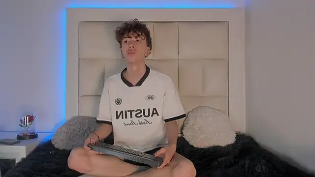 Snapshot of Genesis_ask chatting on January 5, 2026, 8:34 pm Genesis ask online show from January 5, 2026, 8:34 pm