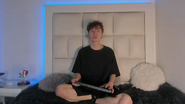 Snapshot of Genesis_ask chatting on January 6, 2026, 9:30 pm Genesis ask online show from January 6, 2026, 9:30 pm