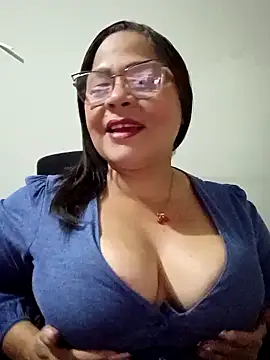 Snapshot of Angie_milf50 chatting on February 5, 2026, 3:13 am Angie milf50 online show from February 5, 2026, 3:13 am