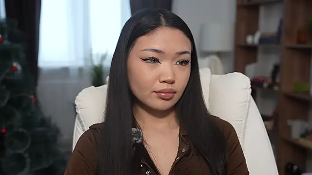 Snapshot of OnieClose chatting on January 15, 2026, 7:45 am OnieClose online show from January 15, 2026, 7:45 am